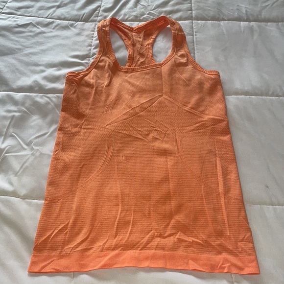 Lululemon workout tank top - Picture 3 of 4